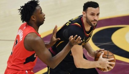 利拉德苦思格林而不得 开拓者为他找来追梦替身