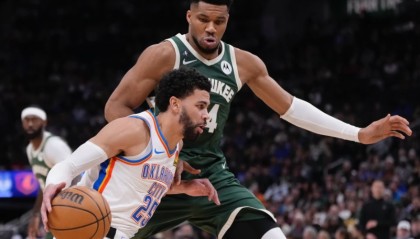 华体会官方网-亚历山大40分11助，雄鹿惨败雷霆！字母哥仅19分，表现愈发消极