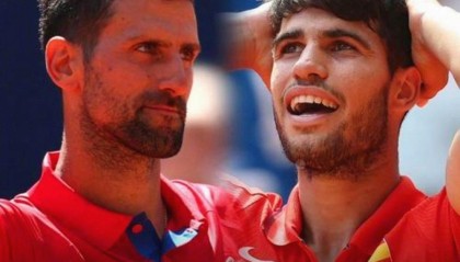 华体会官方网-德约会师阿卡让纳达尔爆火，今日男单冠军大战西班牙传奇看好谁？